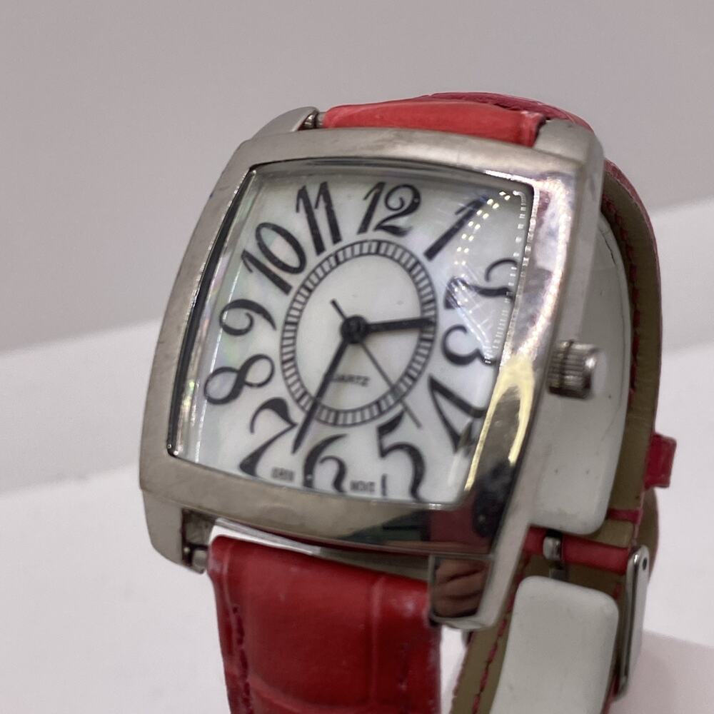 Avon Womens Vintage Watch Works New Battery